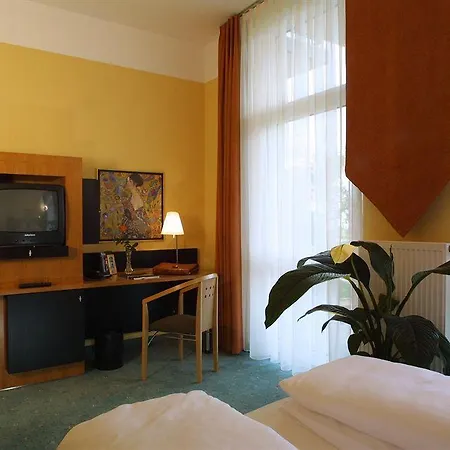 Hotel Ramada By Wyndham Muenchen Airport 3*