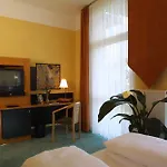 Hotel Ramada By Wyndham Muenchen Airport 3*