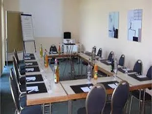 Hotel Ramada By Wyndham Muenchen Airport 3*