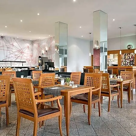 Ramada By Wyndham Muenchen Airport Hotel 3*