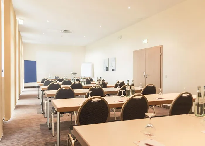 Ramada By Wyndham Muenchen Airport ホテル 3*
