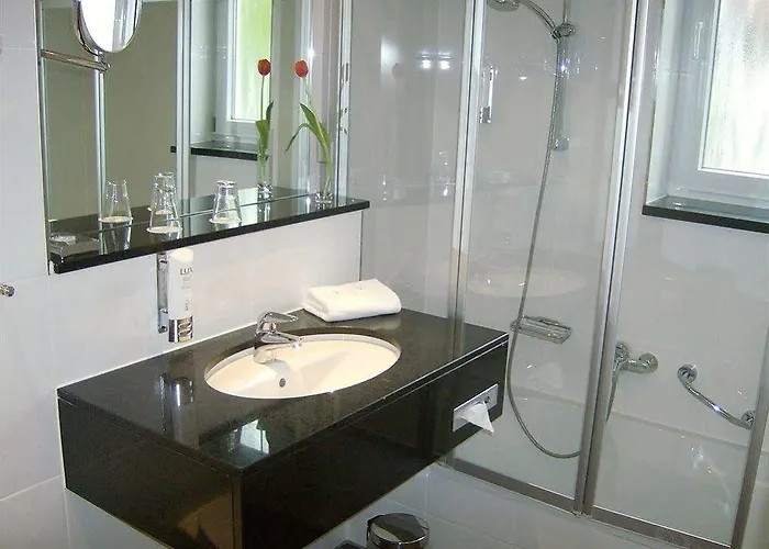 Hotel Ramada By Wyndham München Airport 3*